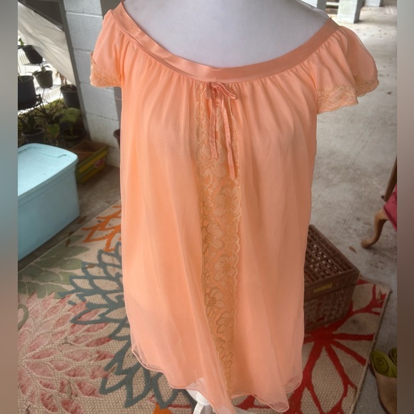 Vintage Other - Vintage Babydoll Nightgown Peach w/Ecru Lace Detail Size Small 1960s -1970s